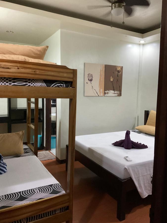 Seaslugs Travellers bahay-panuluyan